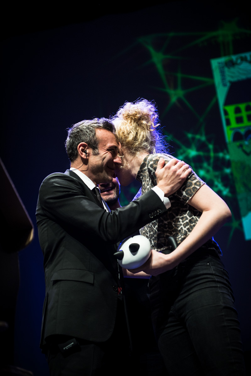 Cérémonie de Remise des Fauves, Théâtre d'Angoulême. Stéphane Beaujean et Emilie Gleason, Fauve Révélation pour 'Ted, drôle de coco'.