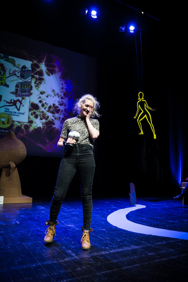 Cérémonie de Remise des Fauves, Théâtre d'Angoulême. Emilie Gleason, Fauve Révélation pour 'Ted, drôle de coco'.