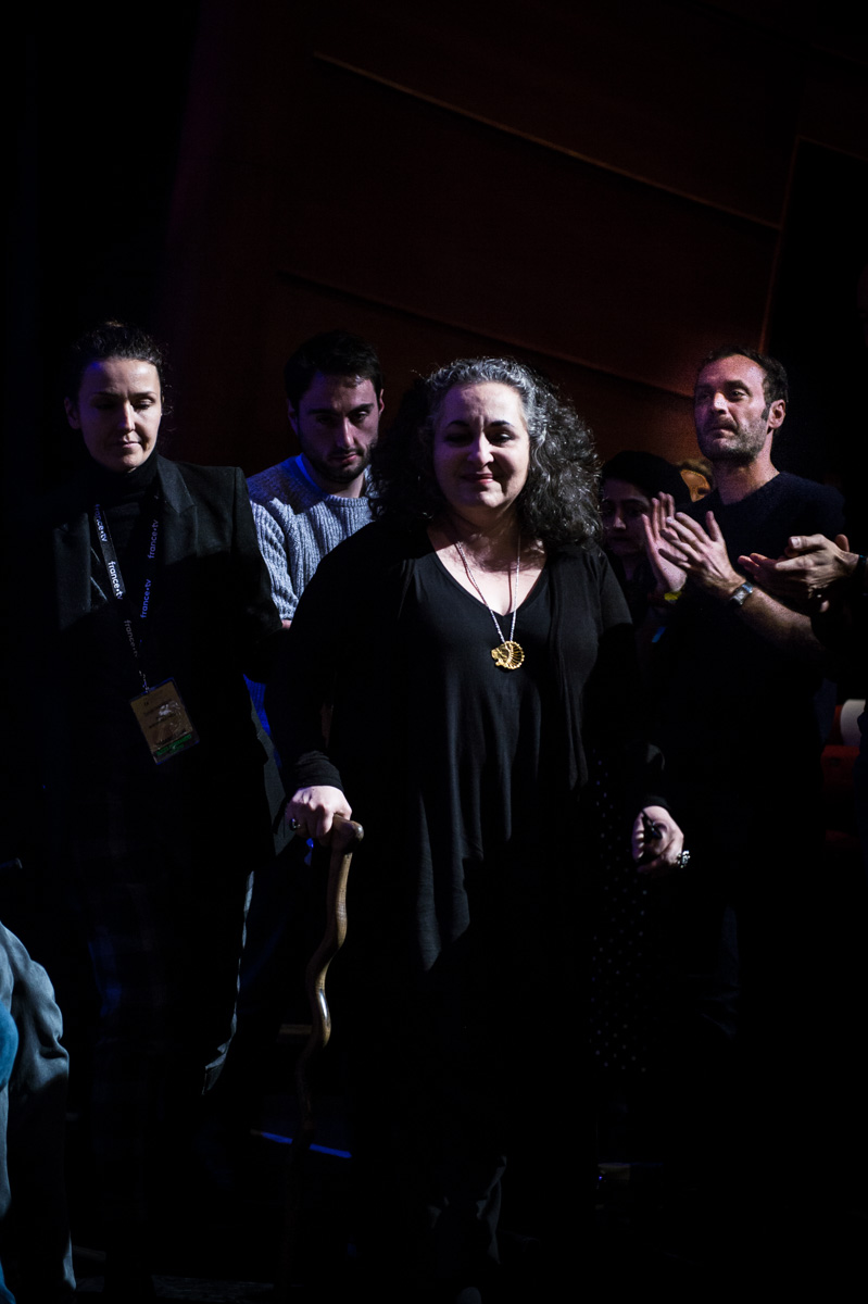 Cérémonie de Remise des Fauves. Emil Ferris, Fauve d'Or du FIBD 2019 pour 'Moi, ce que j'aime, c'est les monstres'. Théâtre d'Angoulême.