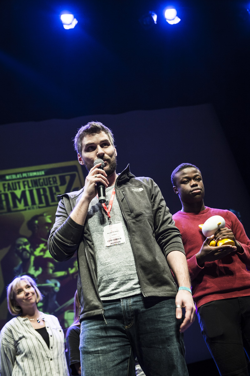 Cérémonie de remise des Prix Découvertes. Nicolas Petrimaux pour 'Il faut flinguer le soldat Ramirez'. Théâtre d'Angoulême.